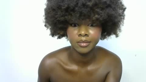 Snapshot of creamybabee chatting on 28, 1, 2025 queen online show from 28, 1, 2025