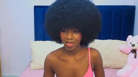 Snapshot of creamybabee chatting on 29, 3, 2026 queen online show from 29, 3, 2026