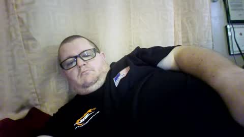 Snapshot of creeeping_death chatting on 6, 3, 2026 The hopeless romantic online show from 6, 3, 2026