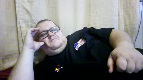 Snapshot of creeeping_death chatting on 9, 3, 2026 The hopeless romantic online show from 9, 3, 2026