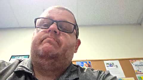 Snapshot of creeeping_death chatting on 13, 3, 2026 The hopeless romantic online show from 13, 3, 2026