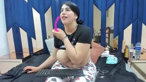 Snapshot of criistaal__ chatting on 15, 1, 2025 Criistaal   online show from 15, 1, 2025