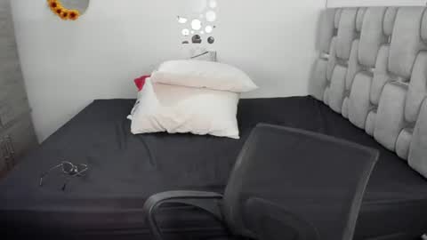 criistal_0 online show from 20, 6, 2026