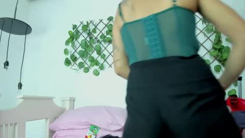 cris_dulce online show from 18, 4, 2026