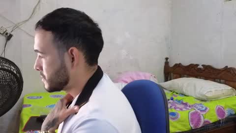 cris_simons online show from 3, 1, 2025