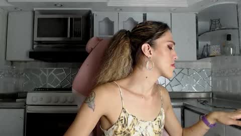 Snapshot of crisozzz chatting on 11, 3, 2026 Cristina Onazis online show from 11, 3, 2026