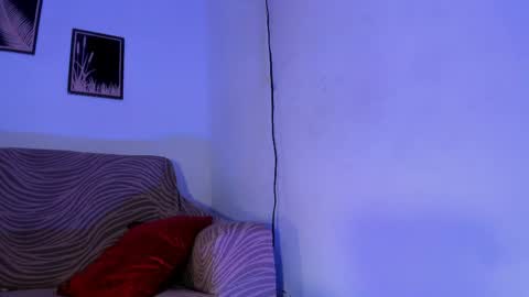 criss_zuri online show from 7, 4, 2026