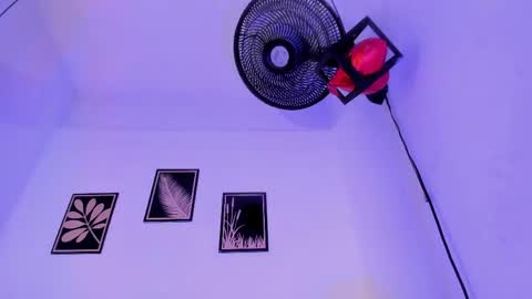 criss_zuri online show from 15, 4, 2026