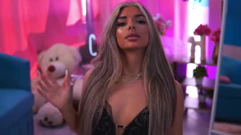 Crissy online show from 17, 4, 2026