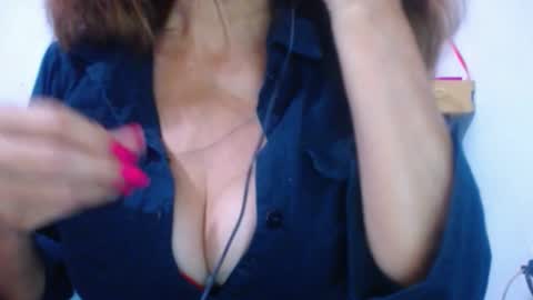 Snapshot of cristal_collins1 chatting on 23, 1, 2025 cristal_collins1 online show from 23, 1, 2025