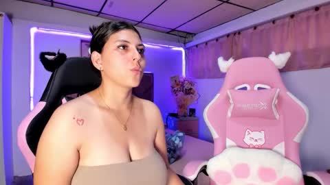 cristal_smith20 online show from 25, 3, 2026