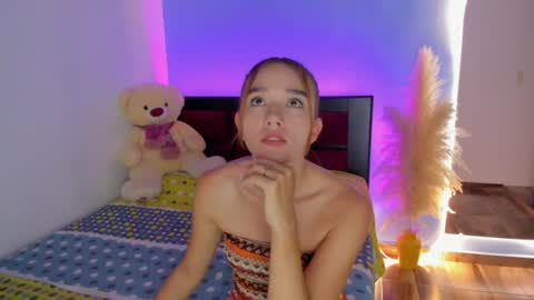 Snapshot of cristal_t2 chatting on 10, 7, 2026 cristal_t2 online show from 10, 7, 2026