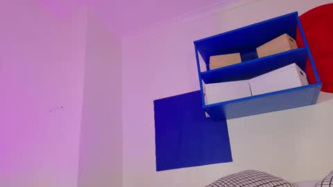 Nicole  Connection time 220pm-910pmCol online show from 25, 11, 2025