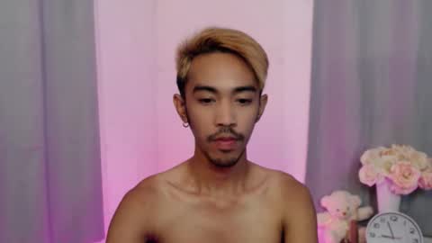 Snapshot of crocodale chatting on 19, 11, 2025 crocodale online show from 19, 11, 2025