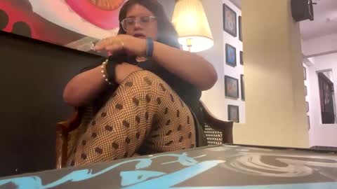 Linda Cross online show from 1, 3, 2025