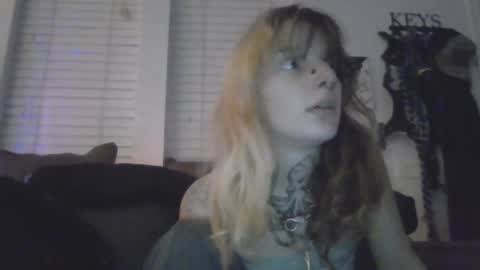 Snapshot of crylei chatting on 2, 12, 2024 kybaby online show from 2, 12, 2024