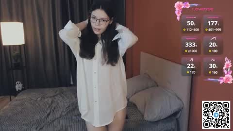 Snapshot of crystal_castlesss chatting on 18, 11, 2025 Crystal online show from 18, 11, 2025