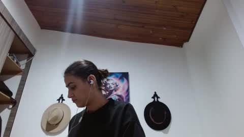 Crystal Blaze online show from 19, 2, 2026