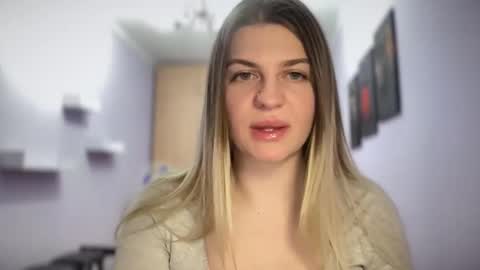 crystalblush01 online show from 9, 4, 2026