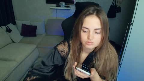 Snapshot of crystalemily chatting on 13, 11, 2025 crystalemily online show from 13, 11, 2025