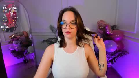 Snapshot of crystallglow chatting on 4, 2, 2026 Kitty online show from 4, 2, 2026