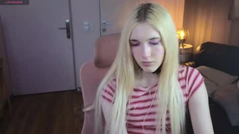 crystaltempt_ online show from 30, 4, 2026