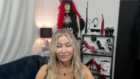 CrystalHotty online show from 22, 9, 2025