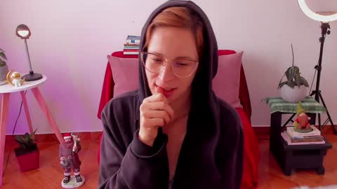 Leonela online show from 24, 12, 2024