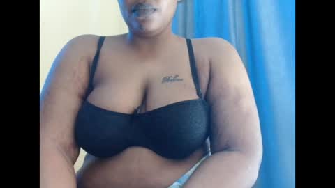 Snapshot of cumfordaddy111 chatting on 4, 6, 2026 Sweet mona online show from 4, 6, 2026