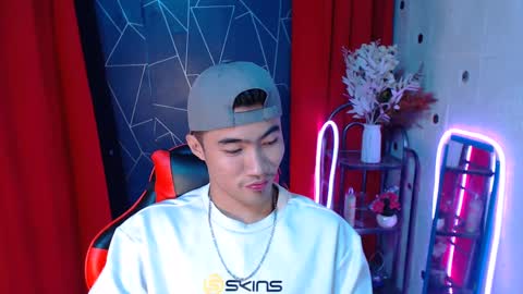 Snapshot of cumhavefun25 chatting on 15, 12, 2024 ask me online show from 15, 12, 2024