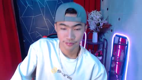 Snapshot of cumhavefun25 chatting on 17, 12, 2024 ask me online show from 17, 12, 2024