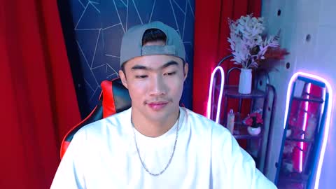 Snapshot of cumhavefun25 chatting on 19, 12, 2024 ask me online show from 19, 12, 2024