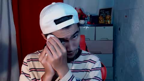 Snapshot of cumhavefun25 chatting on 14, 10, 2025 ask me online show from 14, 10, 2025