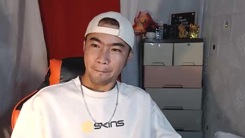 Snapshot of cumhavefun25 chatting on 29, 10, 2025 ask me online show from 29, 10, 2025