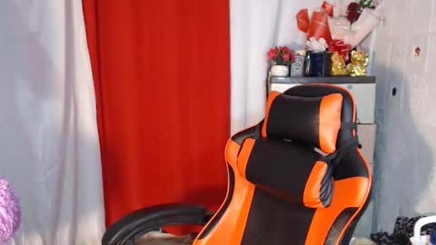 Snapshot of cumhavefun25 chatting on 4, 11, 2025 ask me online show from 4, 11, 2025