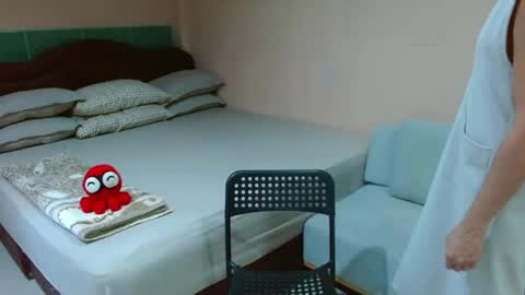 Leah Vergara online show from 9, 10, 2025