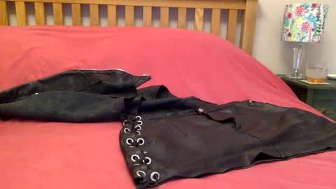 cumonherguys online show from 21, 10, 2025