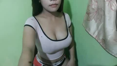 cumwhore4uxox online show from 19, 3, 2026