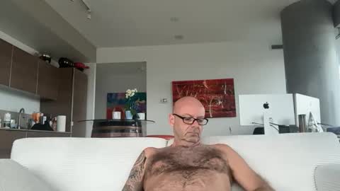 Love to please a woman for hours - Please PM online show from 29, 4, 2026