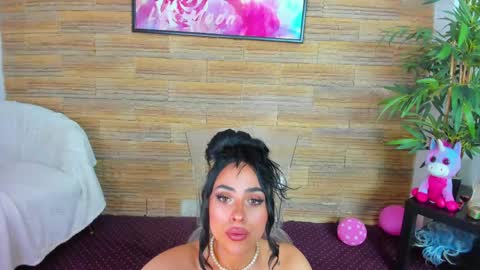 Snapshot of cupcake_izzy chatting on 17, 5, 2026 cupcake_izzy online show from 17, 5, 2026