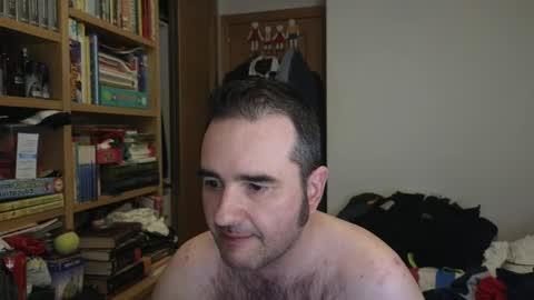 curiosillo1983 online show from 12, 4, 2026