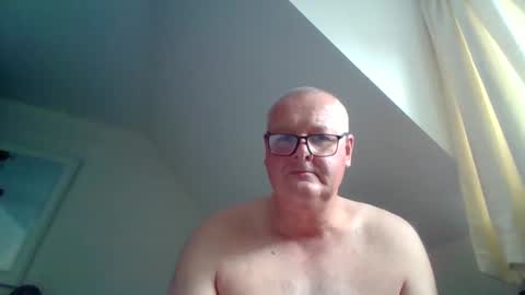 Snapshot of curiousax77 chatting on 16, 4, 2026 curiousax77 online show from 16, 4, 2026