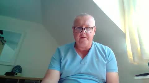 Snapshot of curiousax77 chatting on 30, 4, 2026 curiousax77 online show from 30, 4, 2026