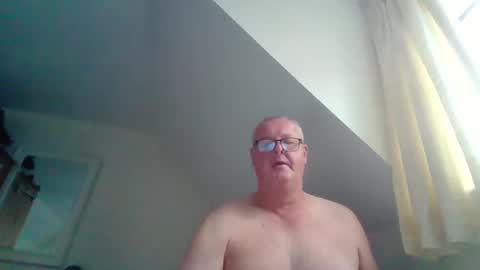 Snapshot of curiousax77 chatting on 10, 5, 2026 curiousax77 online show from 10, 5, 2026