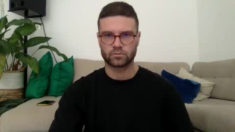 Snapshot of curiousnesssssss chatting on 28, 10, 2025 curiousnesssssss online show from 28, 10, 2025