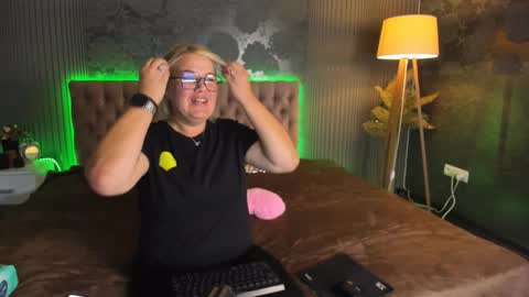 CurlyDreams online show from 18, 9, 2025