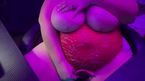 Snapshot of curlykaii55 chatting on 28, 9, 2025 Kay online show from 28, 9, 2025