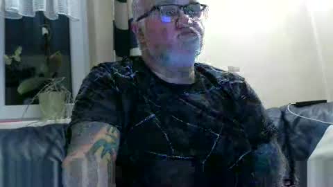 Snapshot of curtus14 chatting on 6, 5, 2026 curtus14 online show from 6, 5, 2026