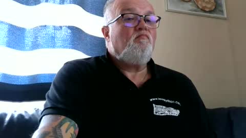 Snapshot of curtus14 chatting on 5, 7, 2026 curtus14 online show from 5, 7, 2026