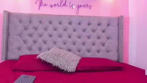 curvy_bigass18 online show from 27, 2, 2026